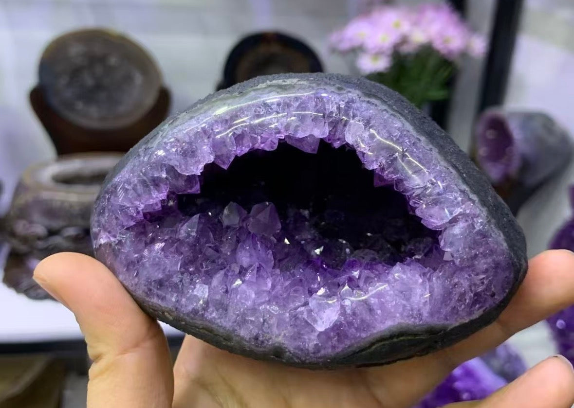 Amethyst big geodes free form