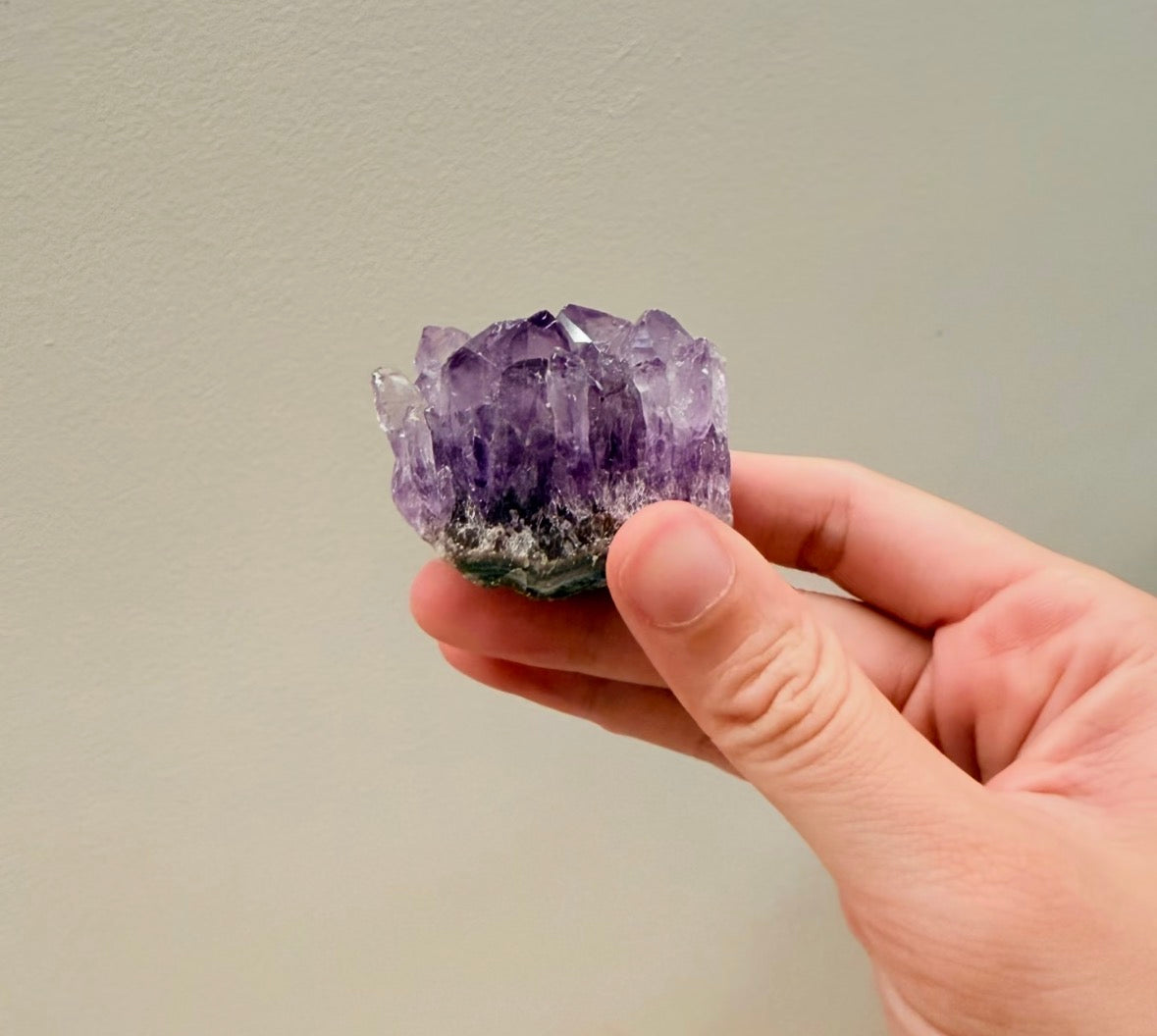 Amethyst mini cluster with base
